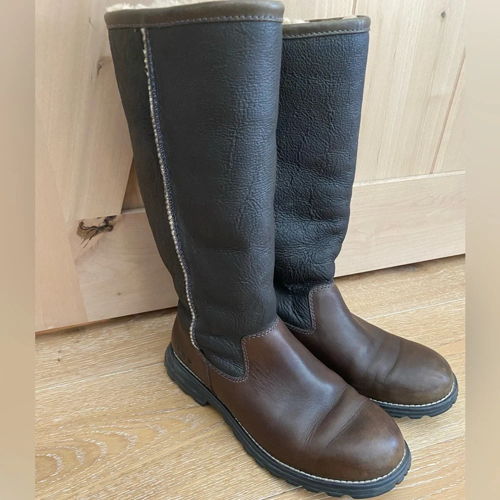 *FLAW* UGG BROOKS (BROWN) LEATHER SHEARLING TALL BOOTS (8) **PRICE FIRM** - Picture 2 of 12